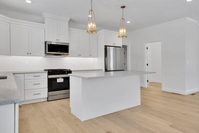 91 Nicole Terrace, Agawam, MA 01030