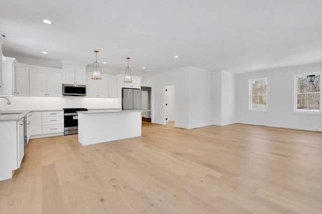 91 Nicole Terrace, Agawam, MA 01030