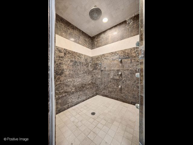 1218 Hawthorne Court, Hinsdale, IL 60521