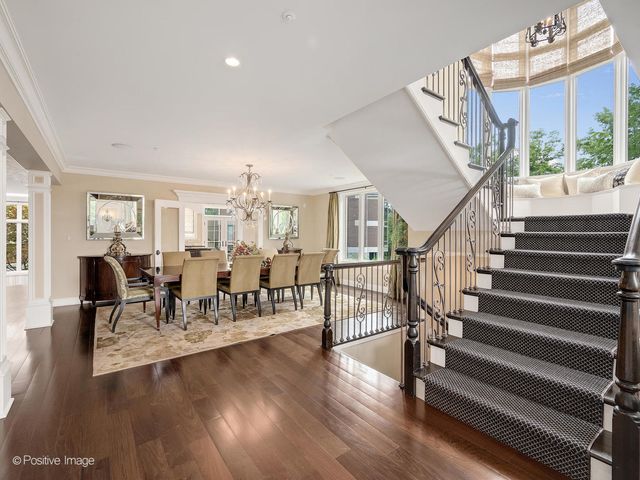 1218 Hawthorne Court, Hinsdale, IL 60521