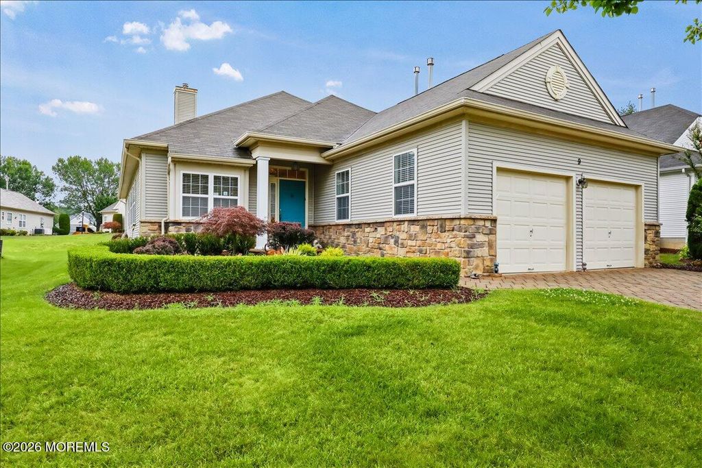 9 Derry Meeting Drive, Manalapan, NJ 07726