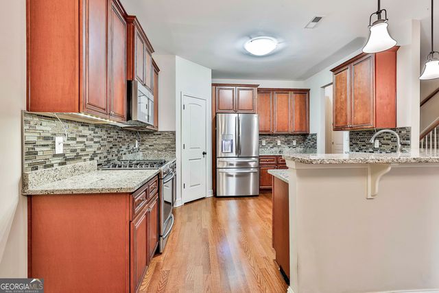 120 Meadow View Glen, Newnan, GA 30265