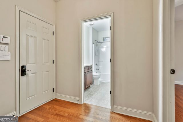 120 Meadow View Glen, Newnan, GA 30265