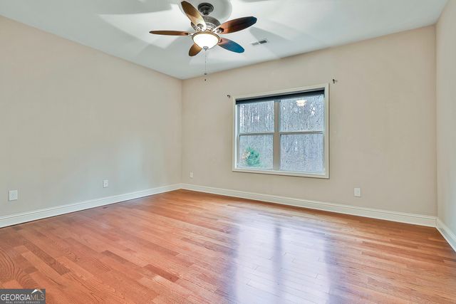 120 Meadow View Glen, Newnan, GA 30265