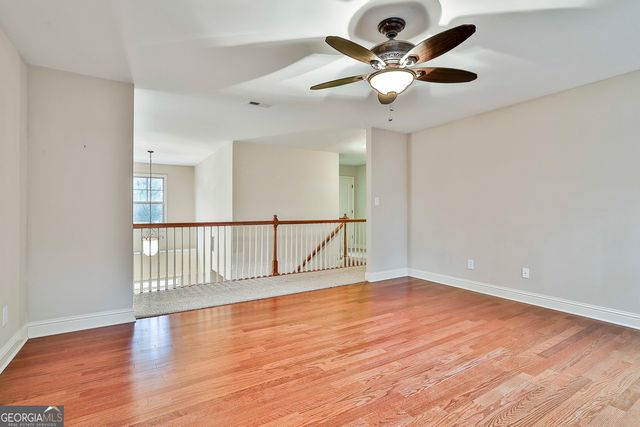 120 Meadow View Glen, Newnan, GA 30265