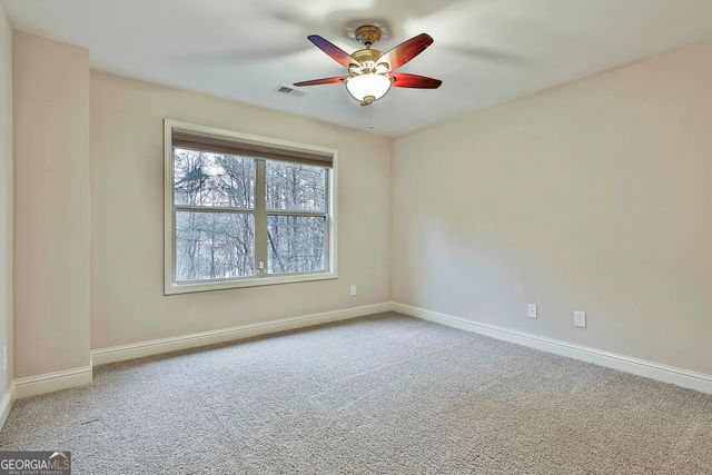 120 Meadow View Glen, Newnan, GA 30265