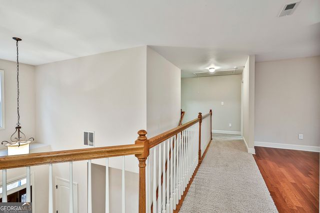 120 Meadow View Glen, Newnan, GA 30265