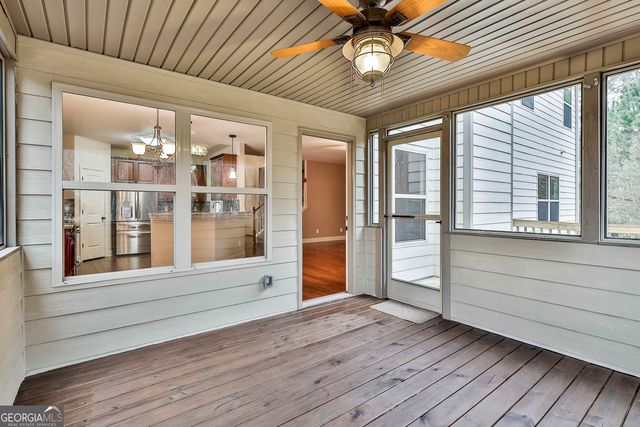 120 Meadow View Glen, Newnan, GA 30265