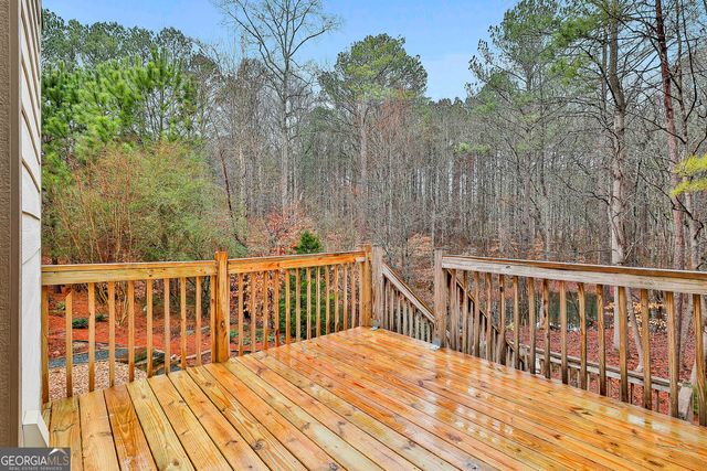 120 Meadow View Glen, Newnan, GA 30265