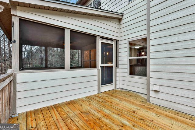 120 Meadow View Glen, Newnan, GA 30265