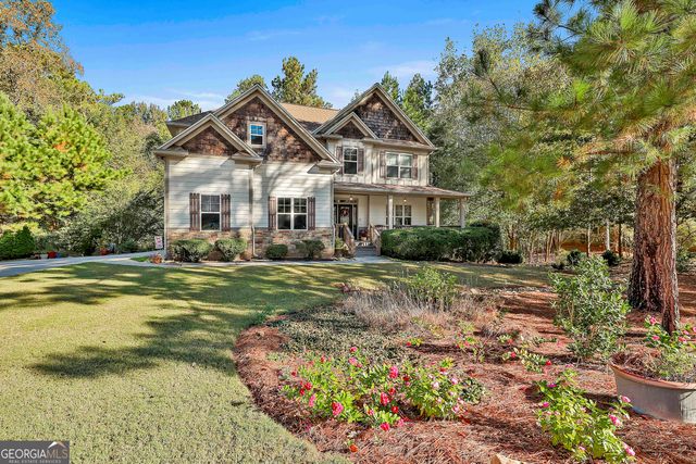 120 Meadow View Glen, Newnan, GA 30265