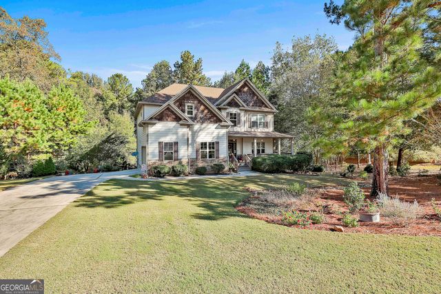 120 Meadow View Glen, Newnan, GA 30265