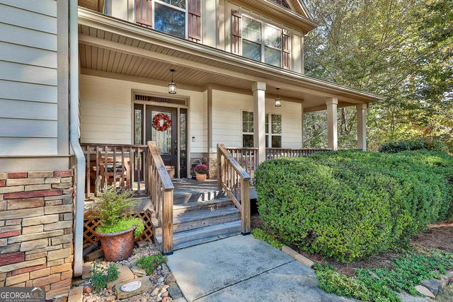 120 Meadow View Glen, Newnan, GA 30265
