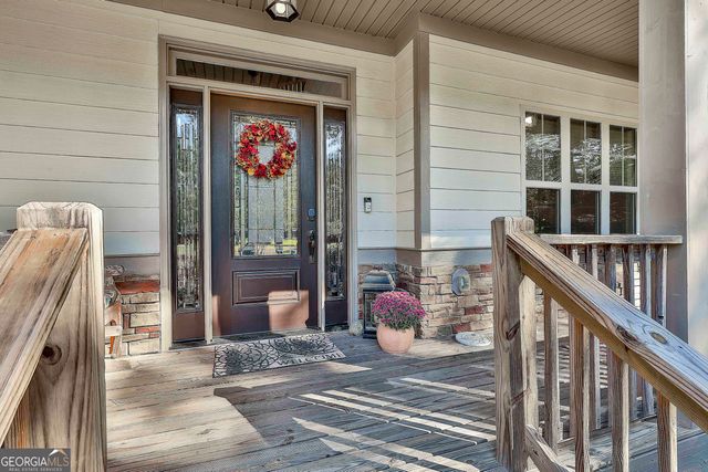 120 Meadow View Glen, Newnan, GA 30265