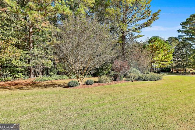 120 Meadow View Glen, Newnan, GA 30265