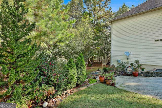 120 Meadow View Glen, Newnan, GA 30265