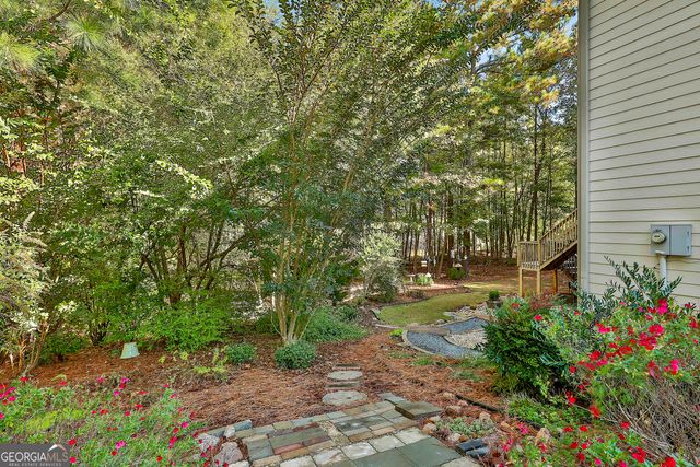 120 Meadow View Glen, Newnan, GA 30265