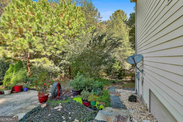 120 Meadow View Glen, Newnan, GA 30265