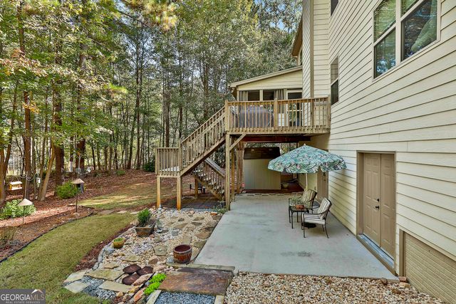 120 Meadow View Glen, Newnan, GA 30265