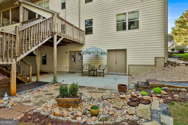 120 Meadow View Glen, Newnan, GA 30265