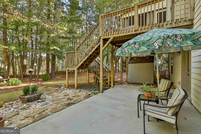 120 Meadow View Glen, Newnan, GA 30265