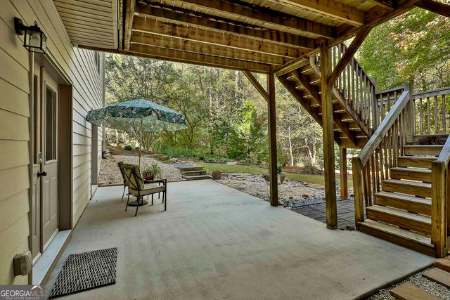 120 Meadow View Glen, Newnan, GA 30265