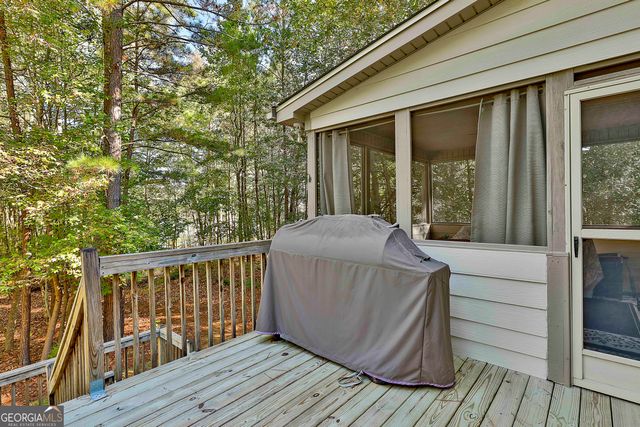 120 Meadow View Glen, Newnan, GA 30265