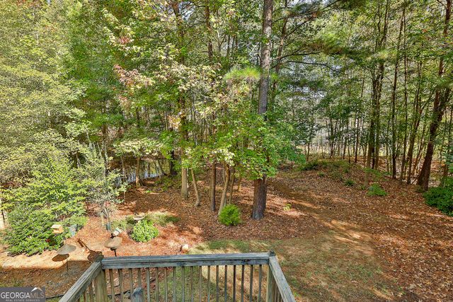 120 Meadow View Glen, Newnan, GA 30265