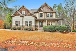 120 Meadow View Glen, Newnan, GA 30265