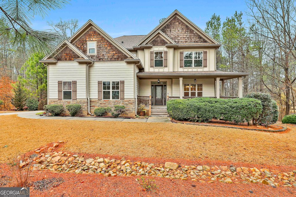 120 Meadow View Glen, Newnan, GA 30265
