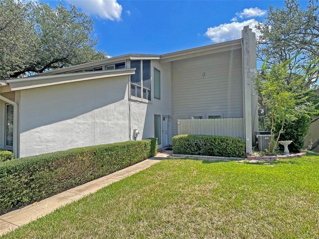 100 Lido CIR B-1, Lakeway, TX 78734