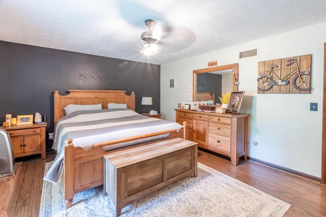 6419 Harrisburg Georgesville Road, Grove City, OH 43123