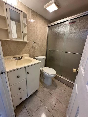 1021 SW 104th Ct 2, Miami, FL 33174