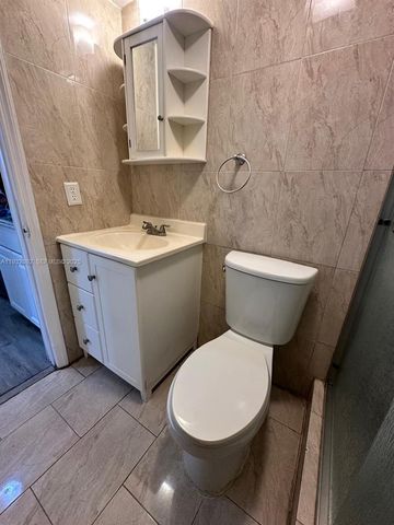 1021 SW 104th Ct 2, Miami, FL 33174