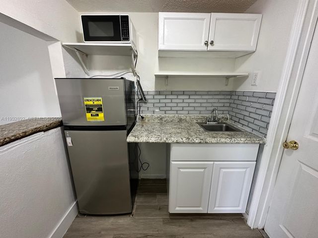 1021 SW 104th Ct 2, Miami, FL 33174