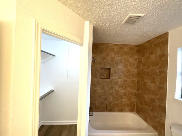 2820 Chisolm Trail, Mesquite, TX 75150