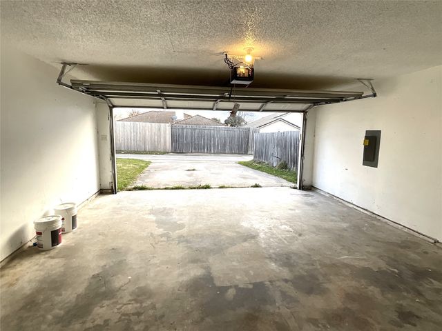 2820 Chisolm Trail, Mesquite, TX 75150