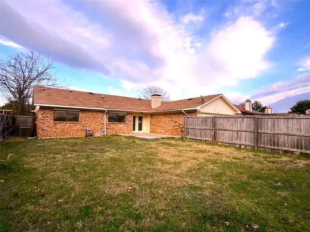 2820 Chisolm Trail, Mesquite, TX 75150