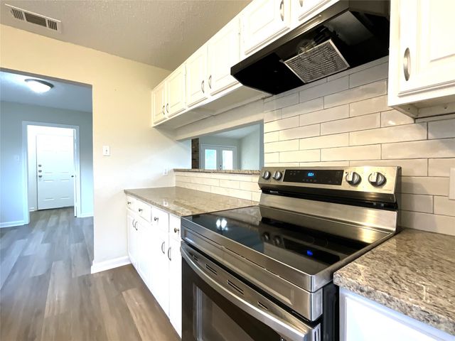 2820 Chisolm Trail, Mesquite, TX 75150