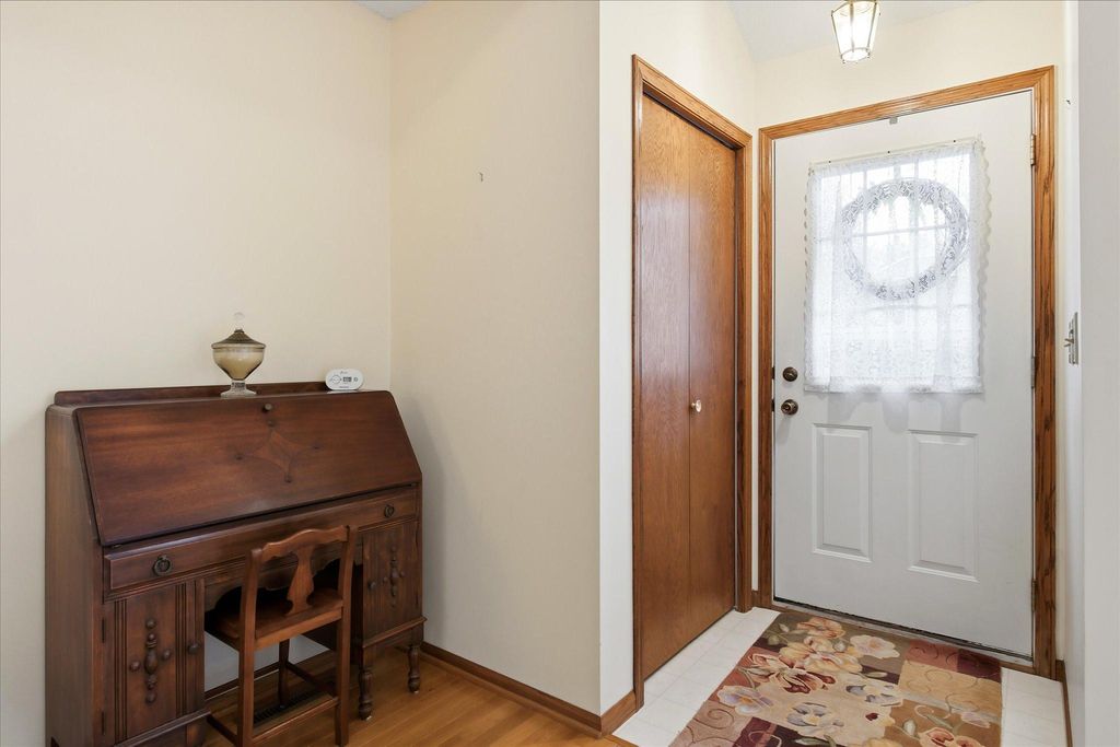 223 Primrose Court, Vadnais Heights, MN 55127 — photo 5