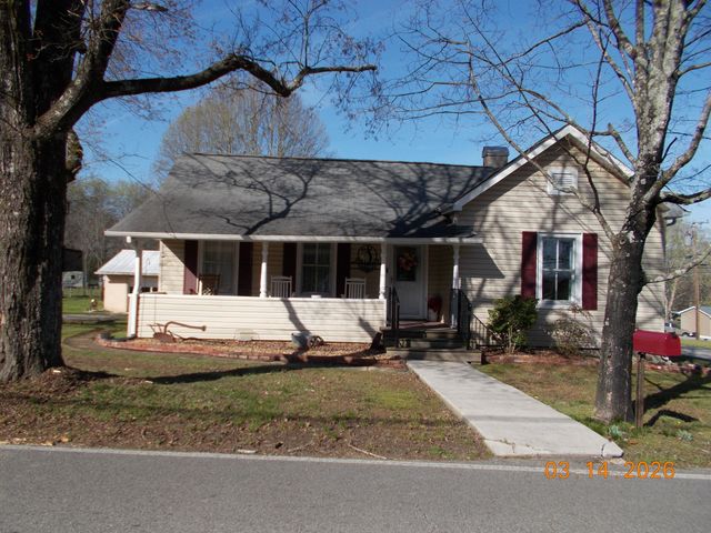 335 Hotwater Road, Soddy Daisy, TN 37379