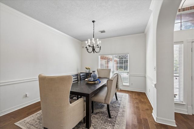 705 Fairway Oaks, Conroe, TX 77302