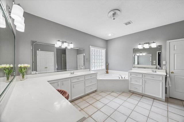 705 Fairway Oaks, Conroe, TX 77302