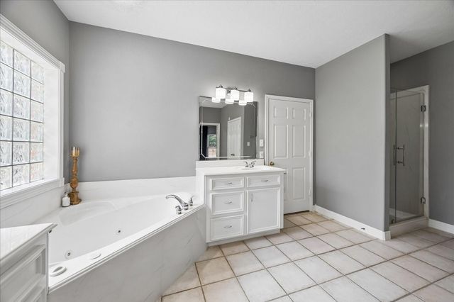 705 Fairway Oaks, Conroe, TX 77302