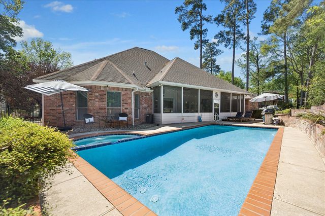 705 Fairway Oaks, Conroe, TX 77302