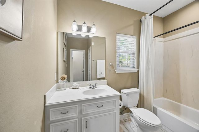 705 Fairway Oaks, Conroe, TX 77302