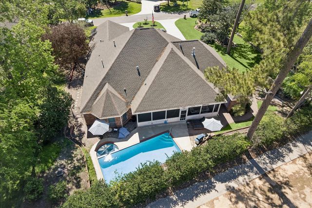 705 Fairway Oaks, Conroe, TX 77302