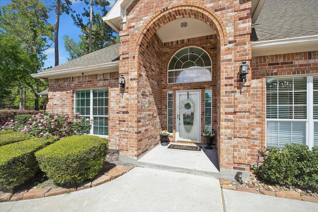 705 Fairway Oaks, Conroe, TX 77302
