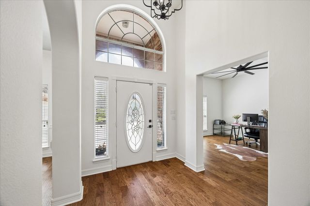 705 Fairway Oaks, Conroe, TX 77302