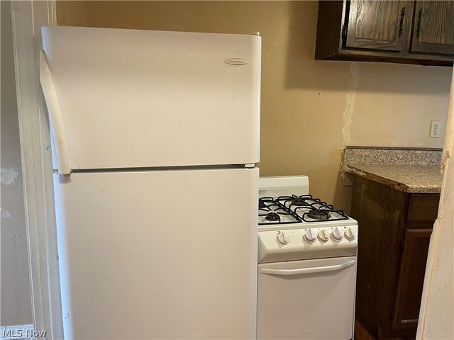1365 East Avenue, Akron, OH 44307